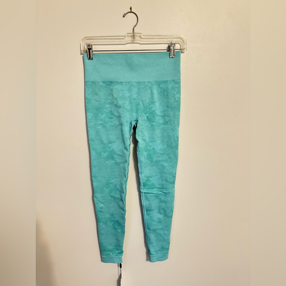 GYMSHARK-  ADAPT CAMO SEAMLESS LEGGINGS -
AQUA GREEN (MEDIUM)